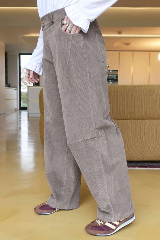 Gilbert Cord Barrel Pant Mocha